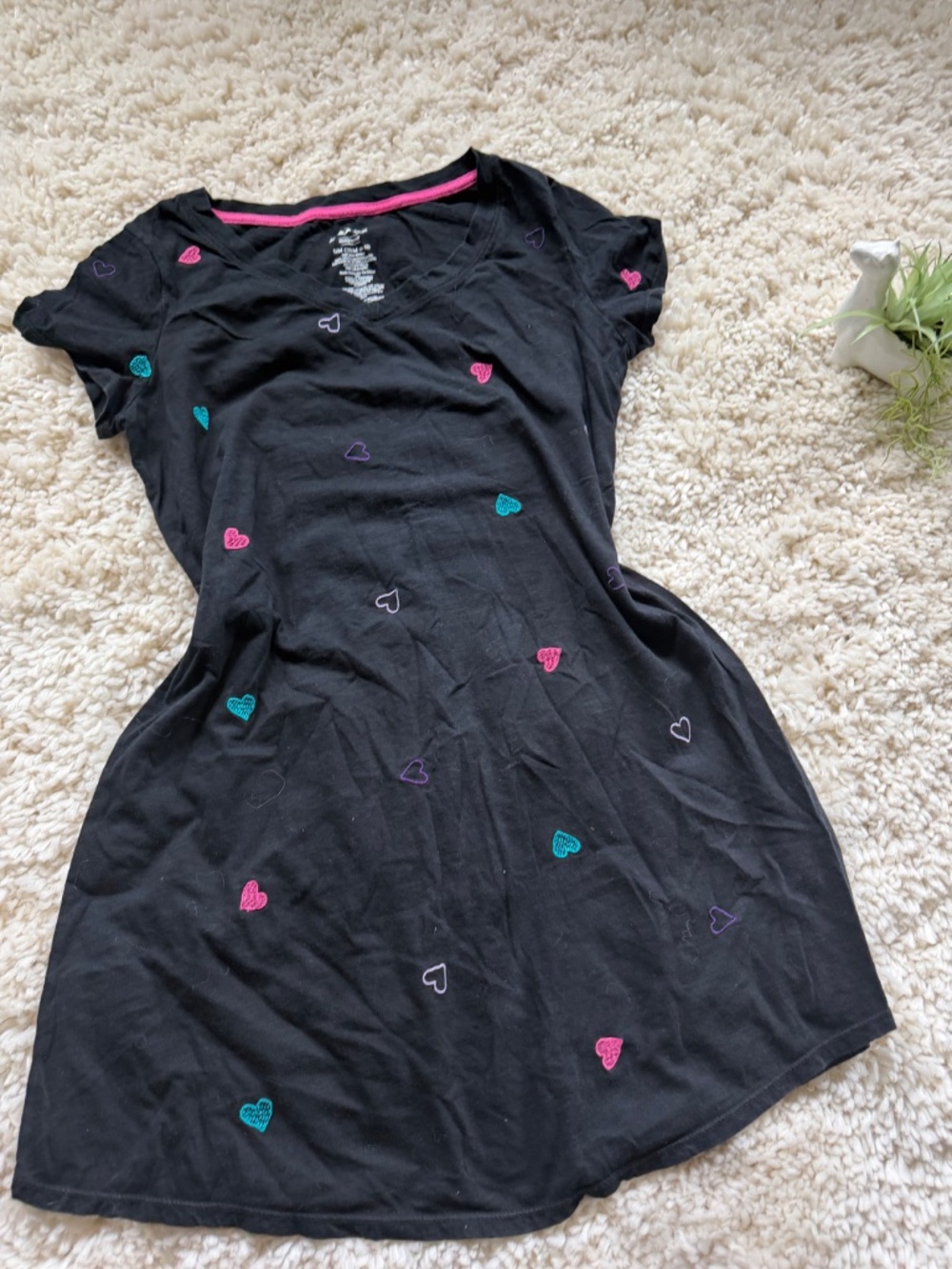 Casual black mini White Stag Black cute vintage Mini Dress with Pink & Teal Hear - Picture 4 of 5